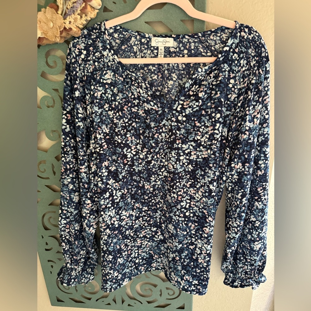 Jessica Simpson Women's Navy Floral Blouse